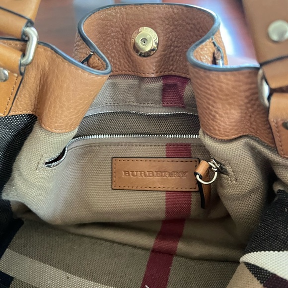 Burberry bag with Matching wallet - Picture 3 of 9